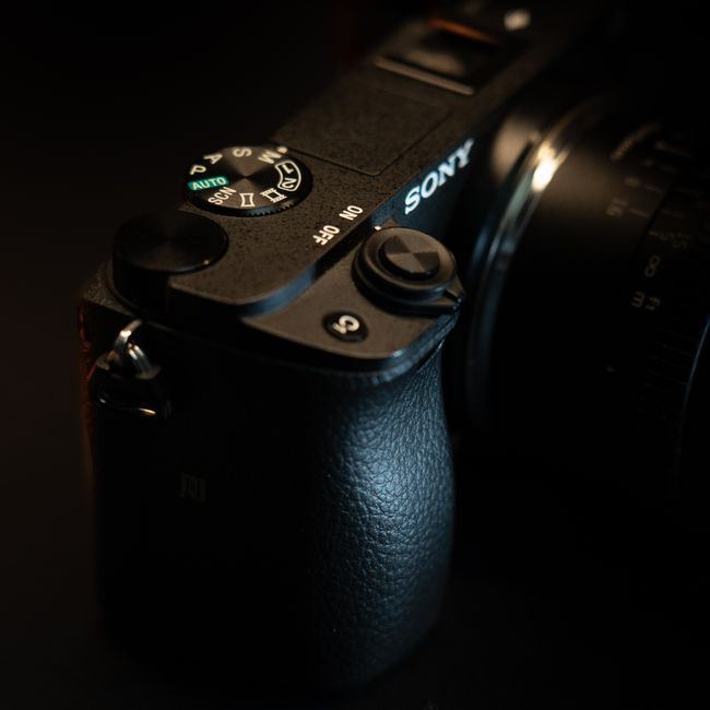 Canon EOS R5 Mirrorless Camera + 24-105mm